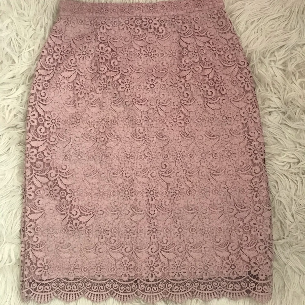 Uniqlo Blush Lace Skirt